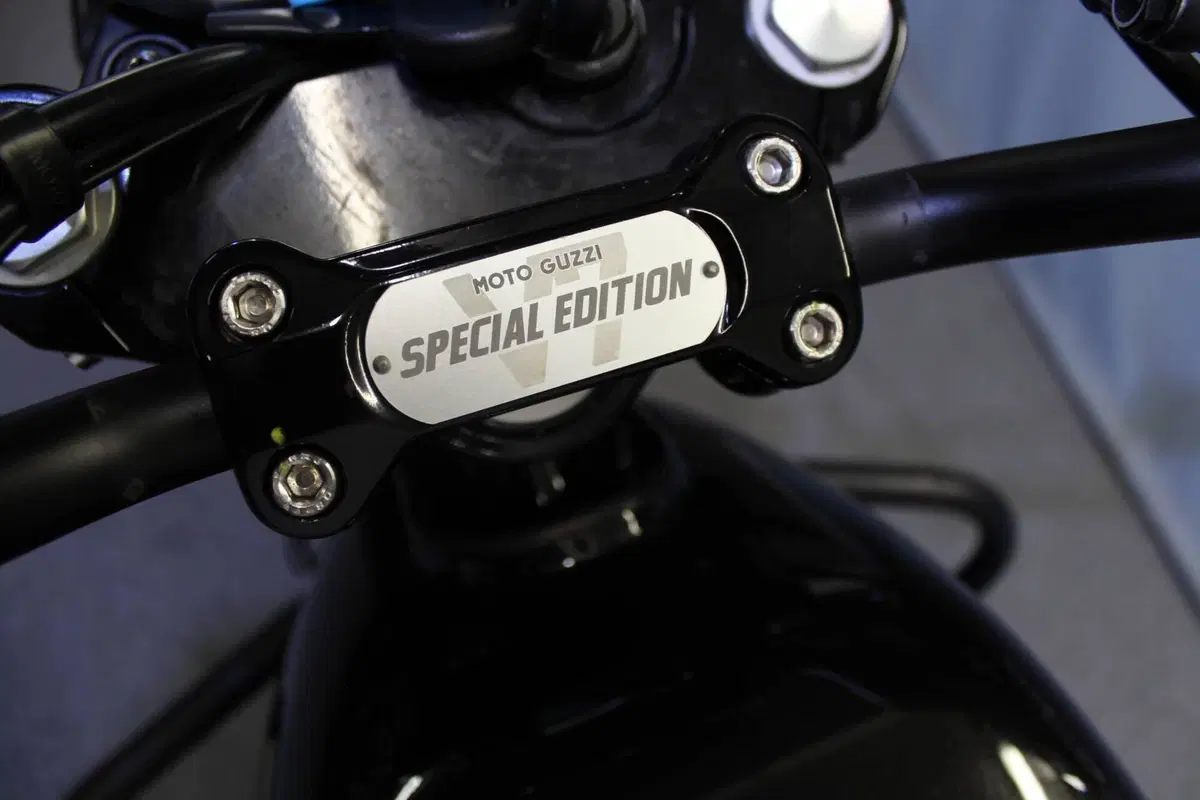 Moto Guzzi V7 Stone Special Edition (2022 - 25) (17)