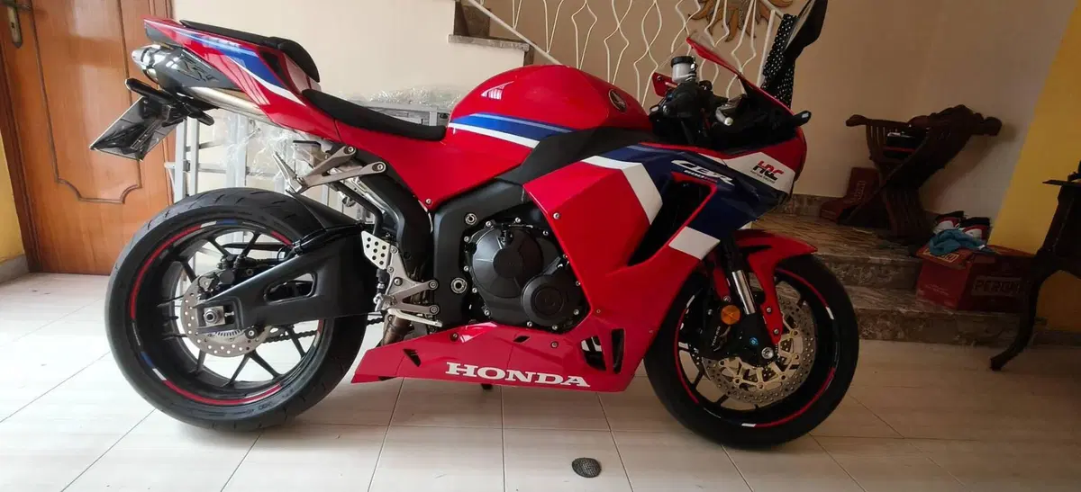 Honda CBR 600 RR (2024 - 26) (4)