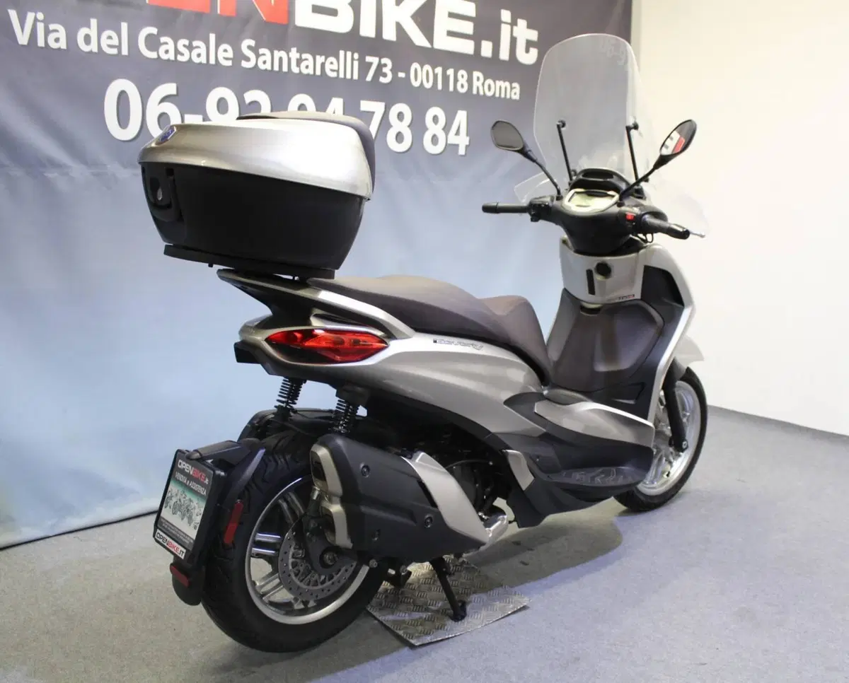 Piaggio Beverly 400 ABS-ASR (2021 - 24) (4)