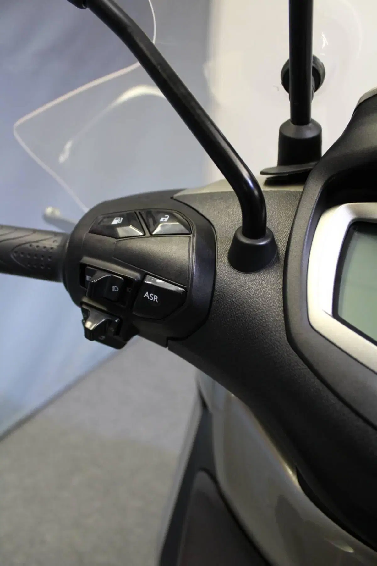 Piaggio Beverly 400 ABS-ASR (2021 - 24) (11)