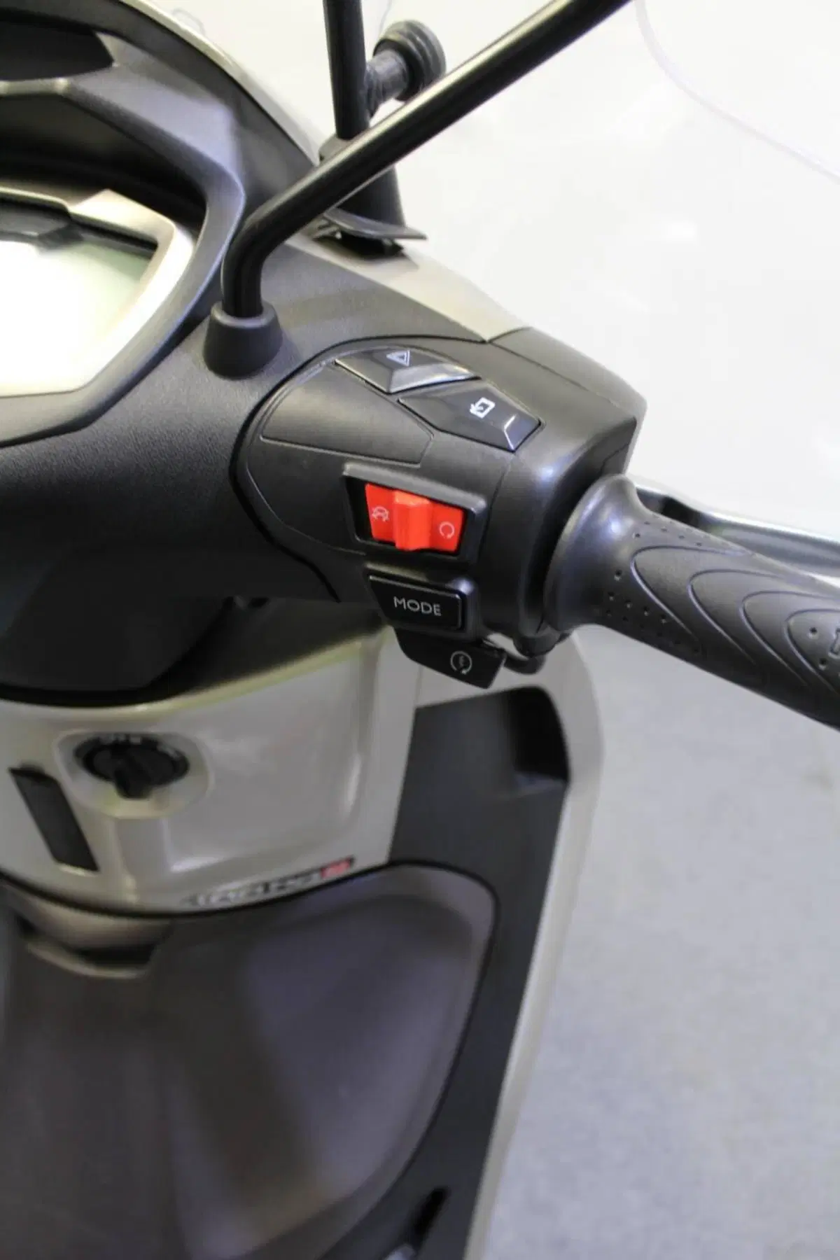 Piaggio Beverly 400 ABS-ASR (2021 - 24) (12)