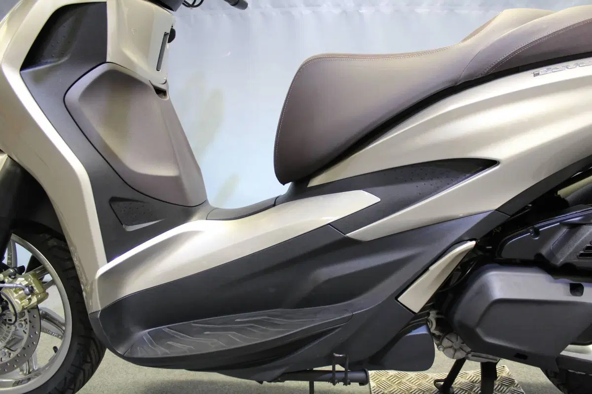 Piaggio Beverly 400 ABS-ASR (2021 - 24) (18)