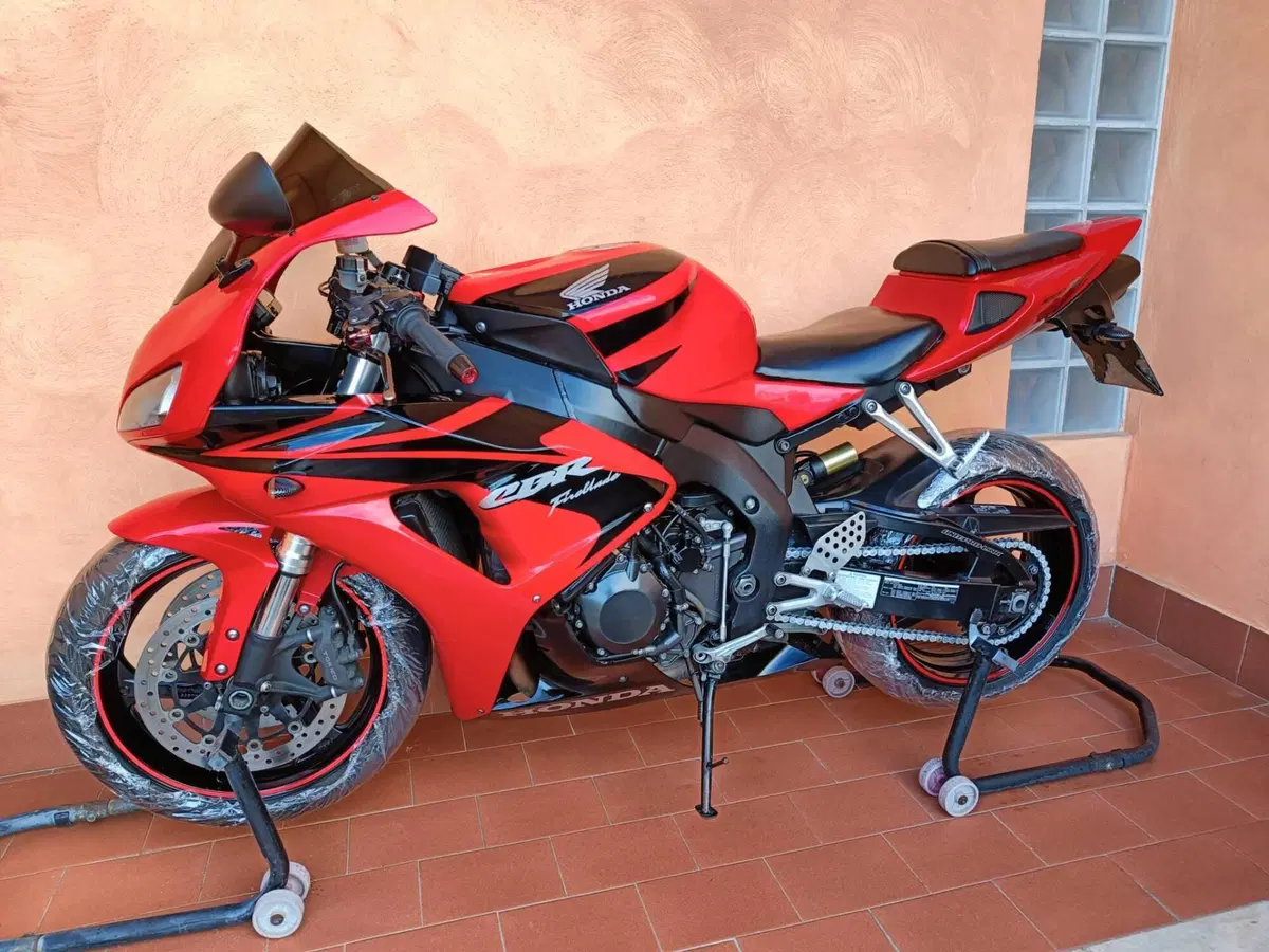 Honda CBR 1000 RR Fireblade (2006 - 07)