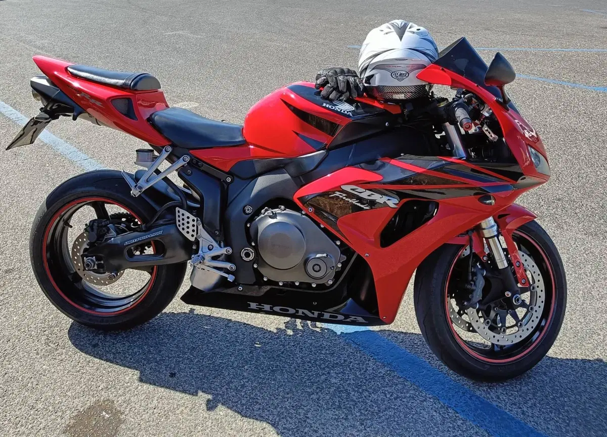 Honda CBR 1000 RR Fireblade (2006 - 07) (3)