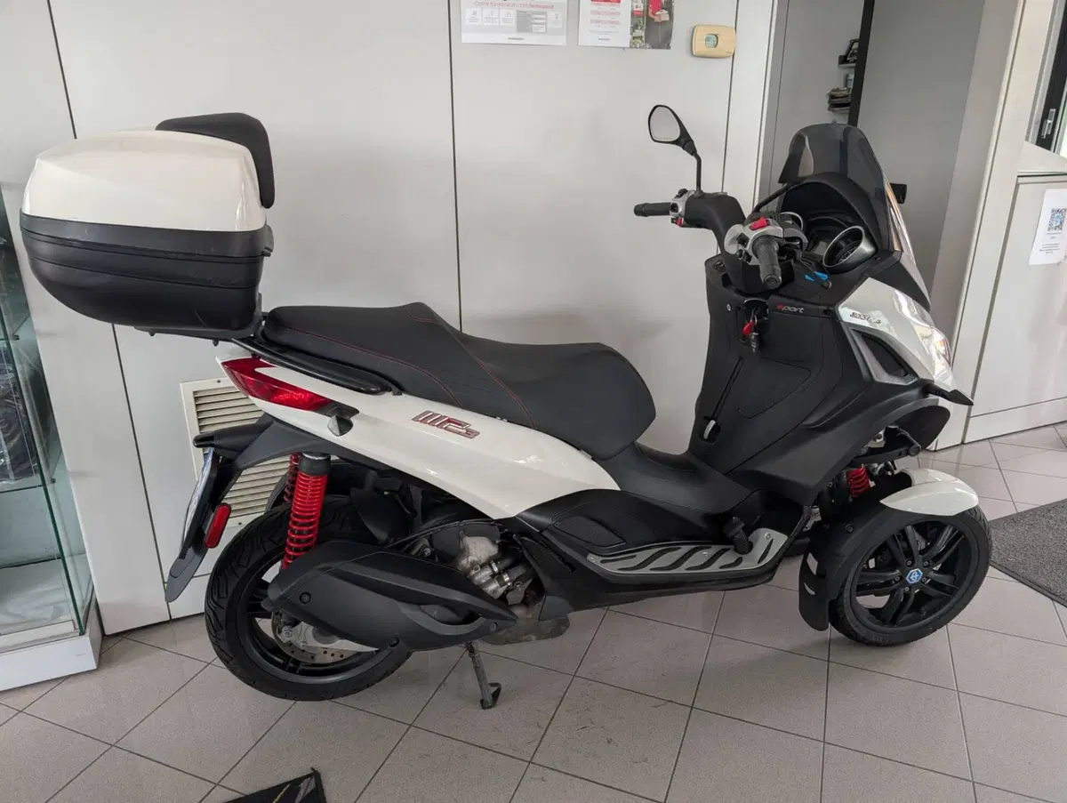 Piaggio MP3 300 ABS Hpe (2021 - 24) (5)