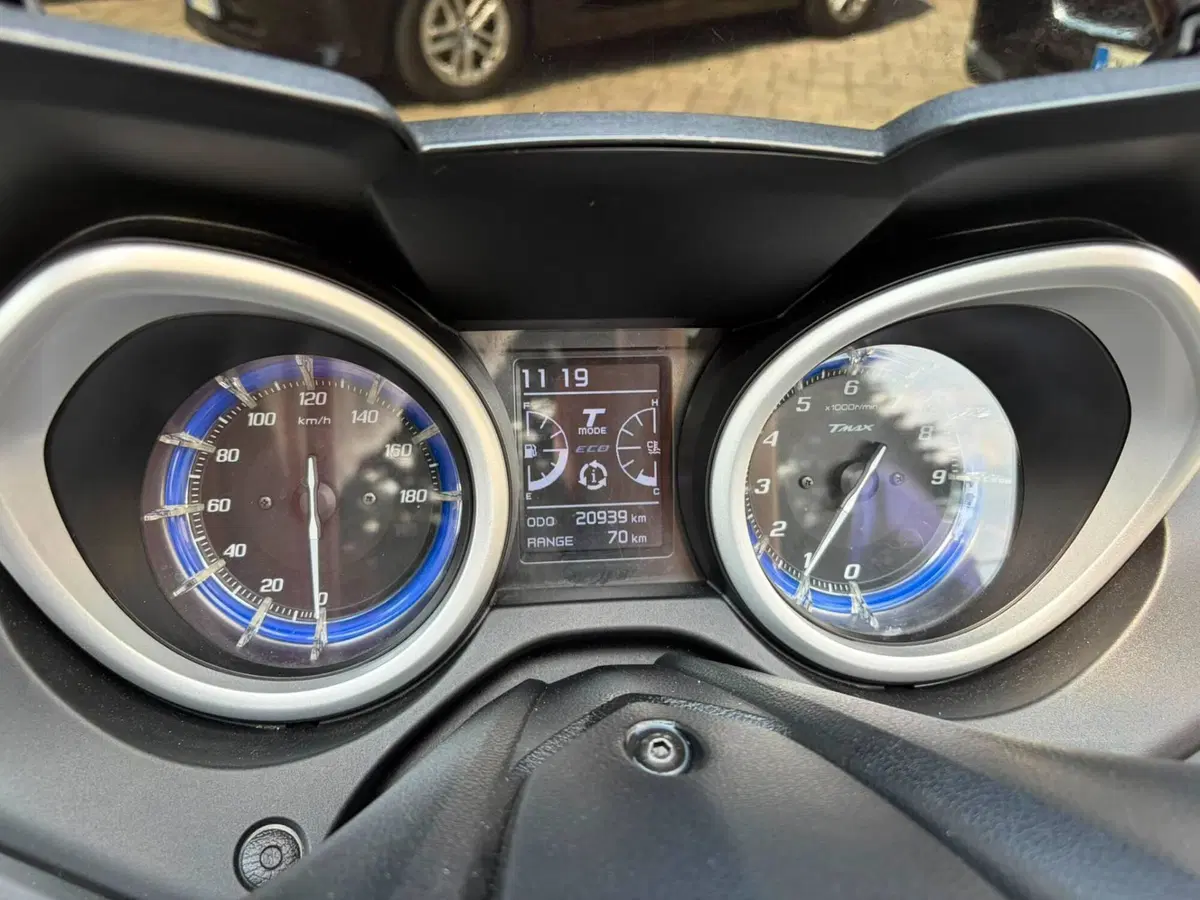 Yamaha T-Max 530 (2017 - 19) (9)