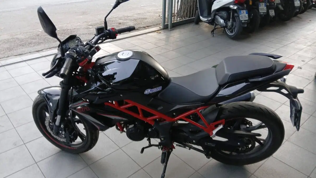 Benelli BN 125 (2021 - 25) (3)