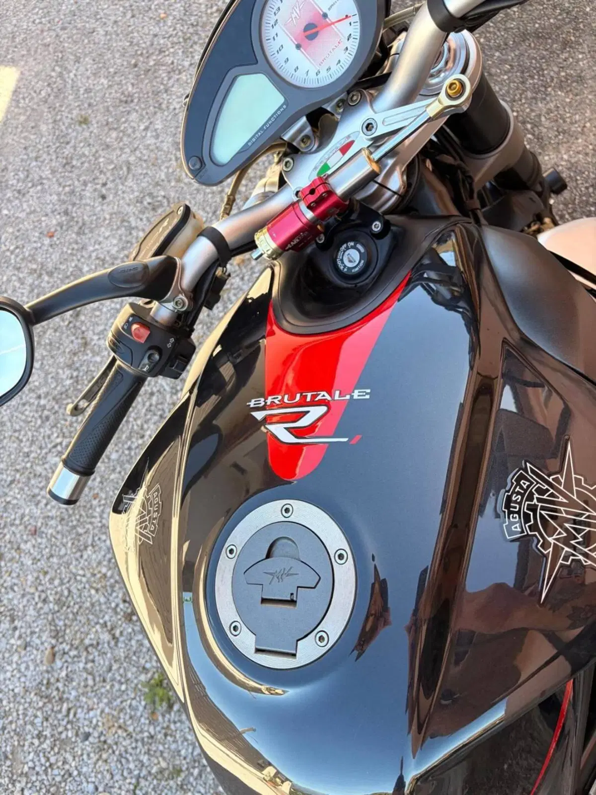 MV Agusta Brutale 910 R (2006 - 11) (4)