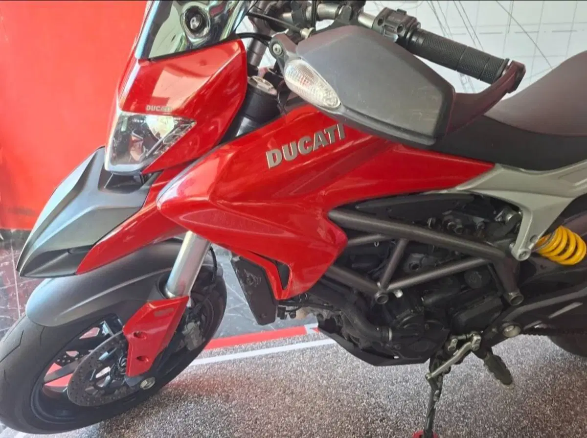 Ducati Hypermotard 821 (2013 - 15) (7)