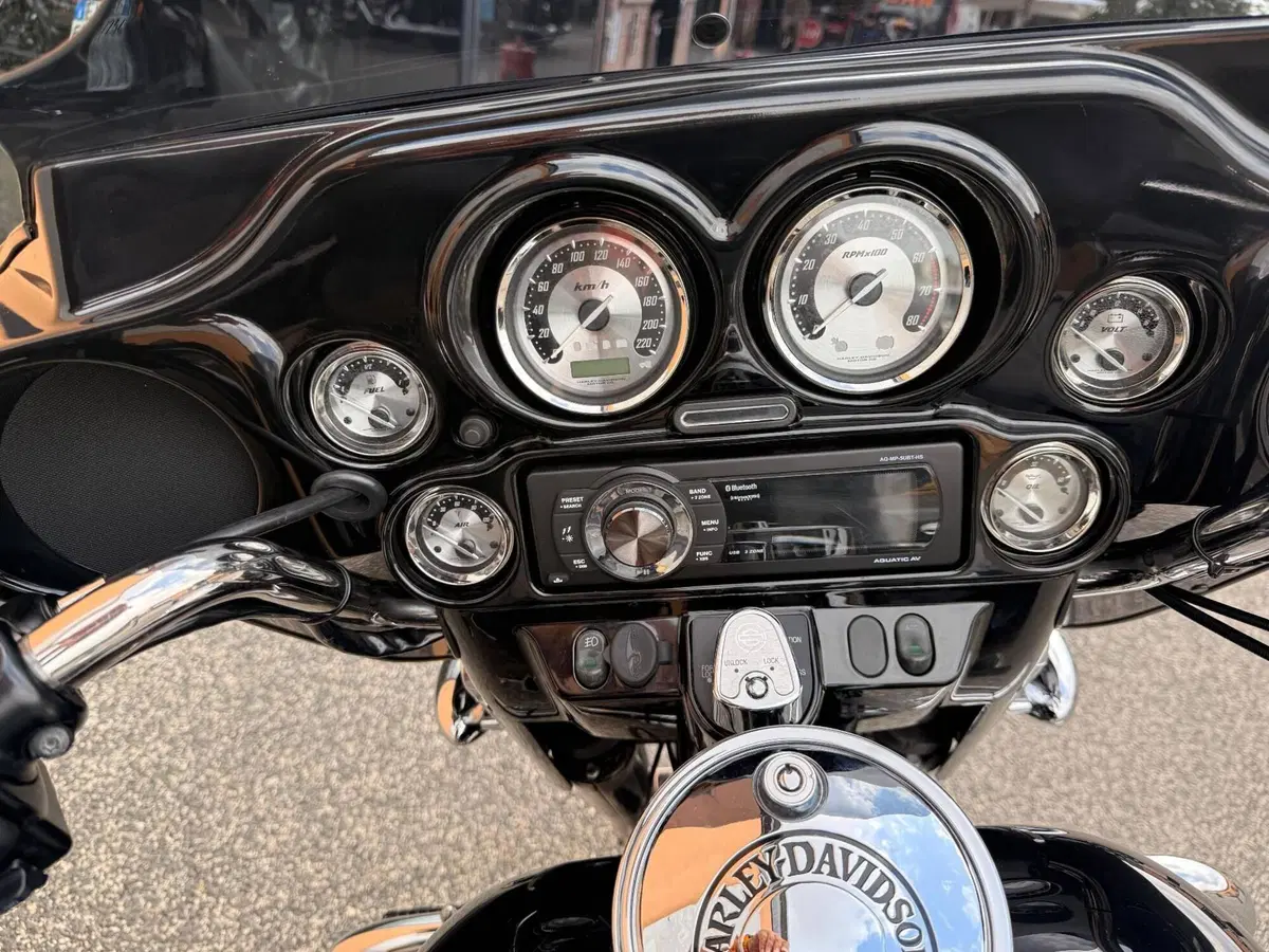 Harley-Davidson 1450 Electra Glide Standard (1999 - 05) - FLHTI (5)