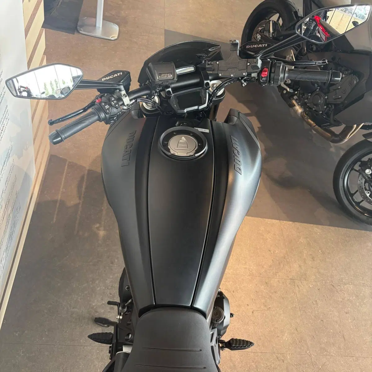 Ducati Diavel 1260 (2021 - 22) (3)