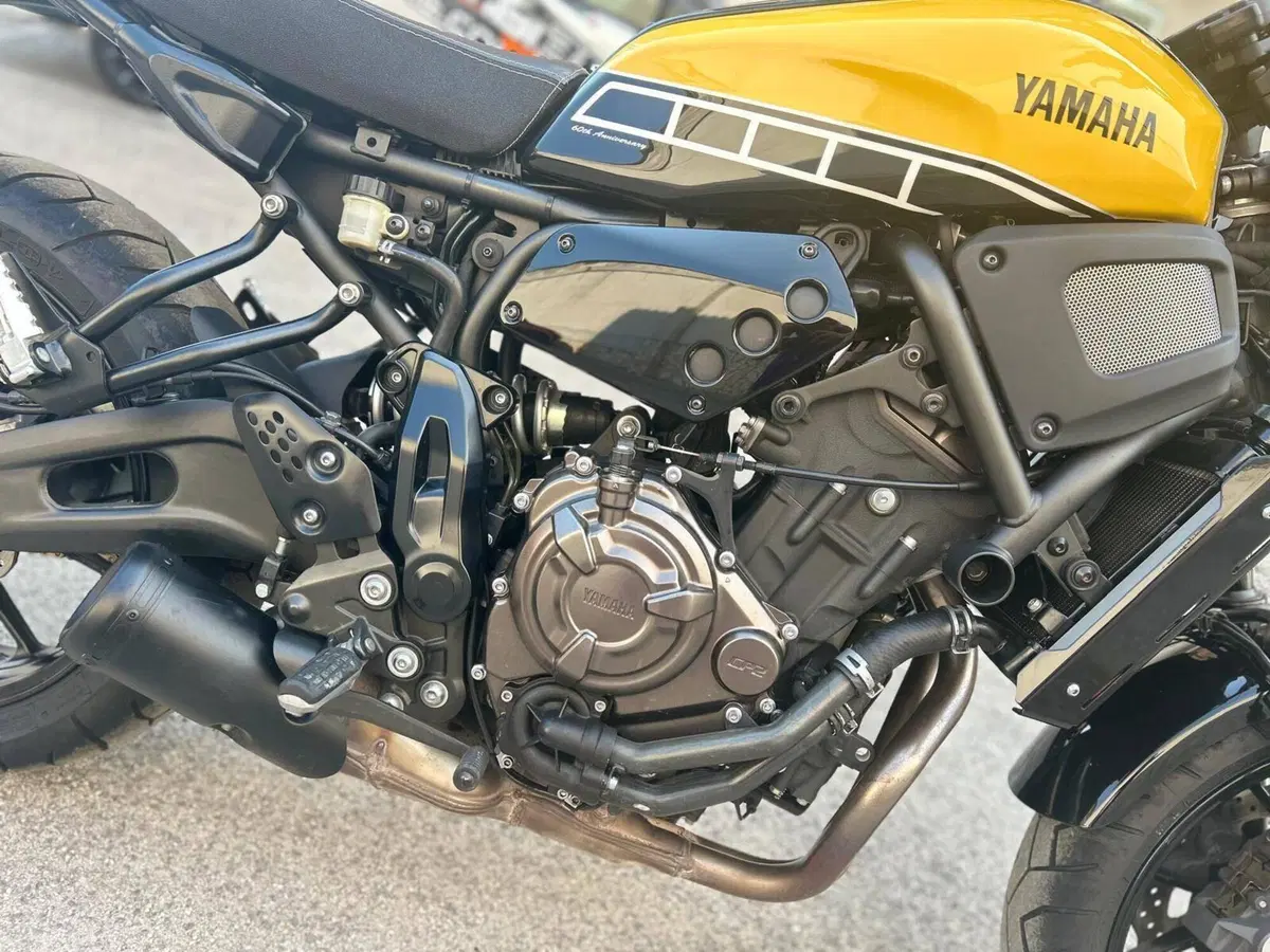 Yamaha XSR 700 ABS 60th Anniversary (2016 - 18) (11)