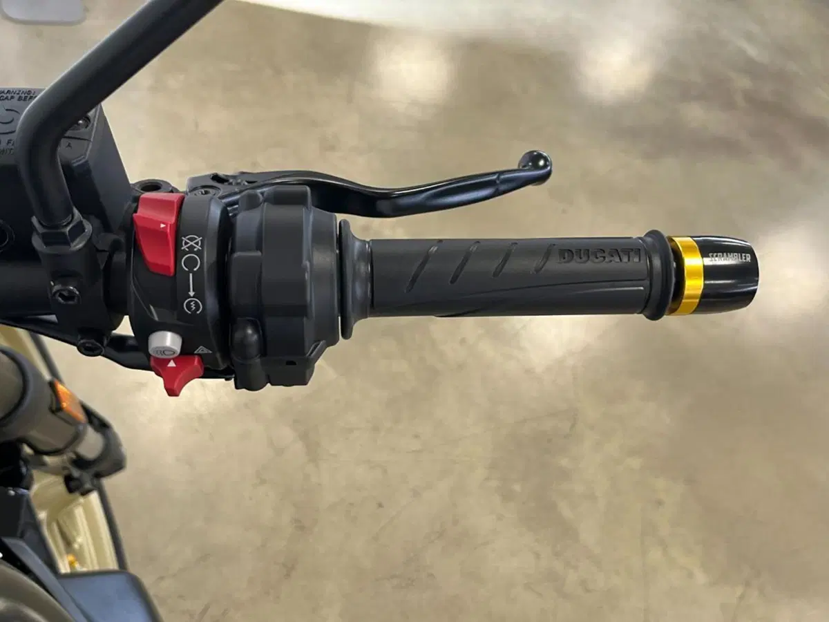 Ducati Scrambler 800 Full Throttle (2025 - 26) (10)