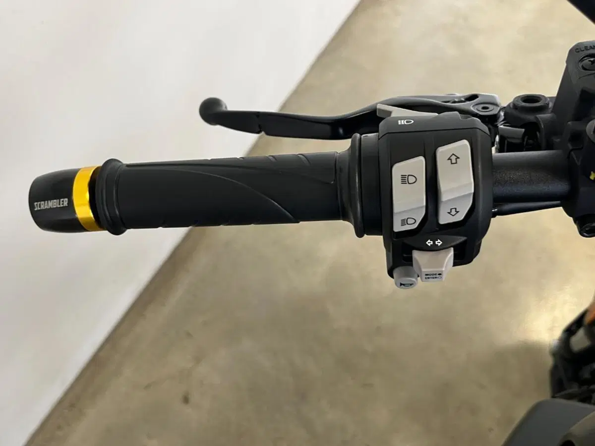 Ducati Scrambler 800 Full Throttle (2025 - 26) (11)