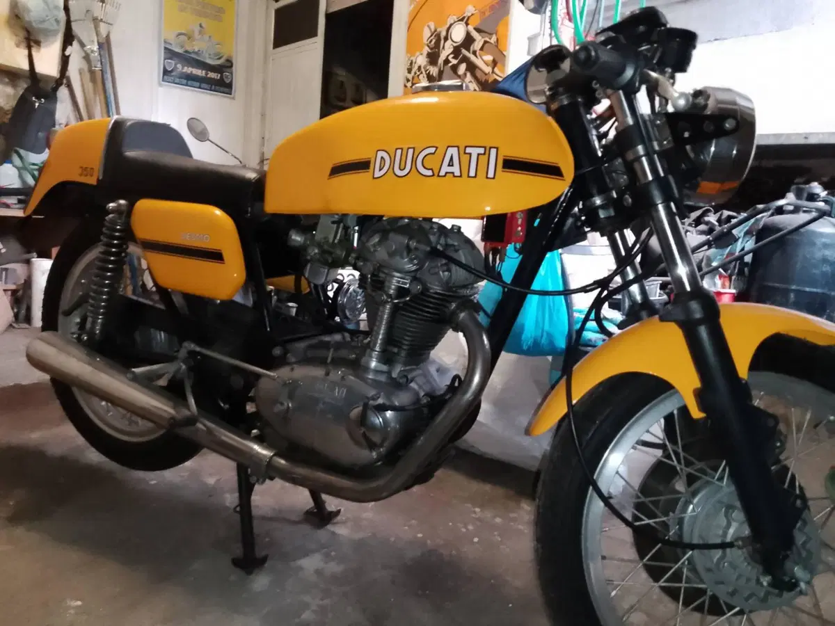 Ducati desmo 350 (3)
