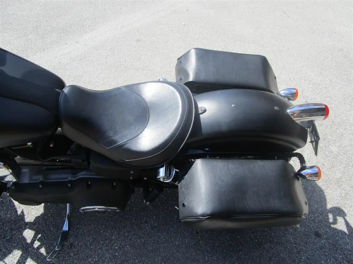 Harley-Davidson 1584 Street Bob (2008 - 15) - FXDB (6)