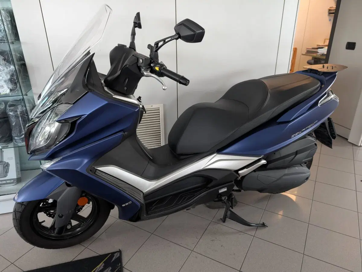 Kymco Downtown 350i TCS (2021 - 25) (2)