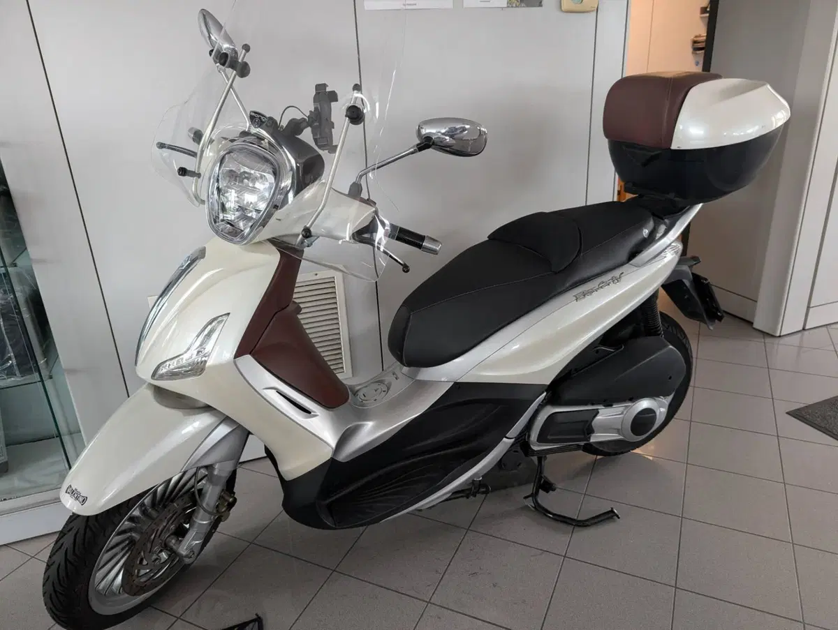Piaggio Beverly 300 i.e. (2010 - 16) (2)
