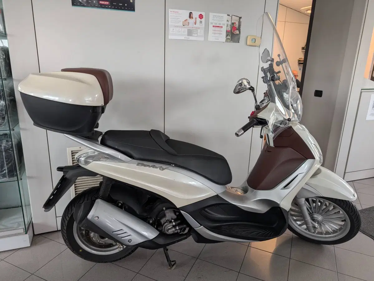 Piaggio Beverly 300 i.e. (2010 - 16) (4)