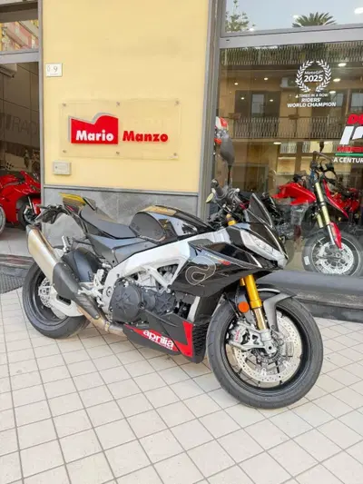 Aprilia Tuono V4 Factory (2021 - 24) usata