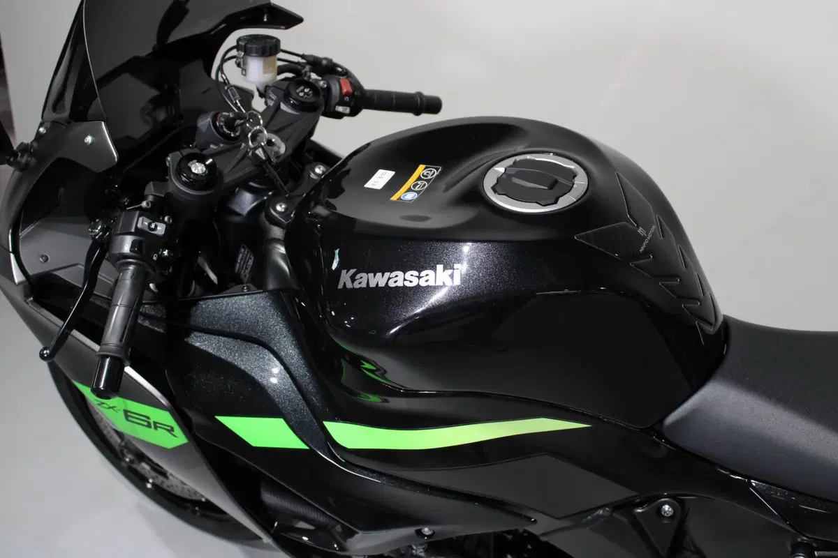 Kawasaki Ninja 636 ZX-6R (2024 - 26) (5)