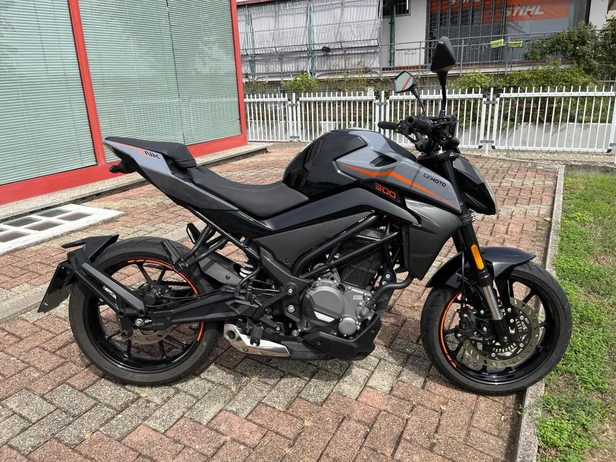 CFMOTO 300NK (2021 - 26)