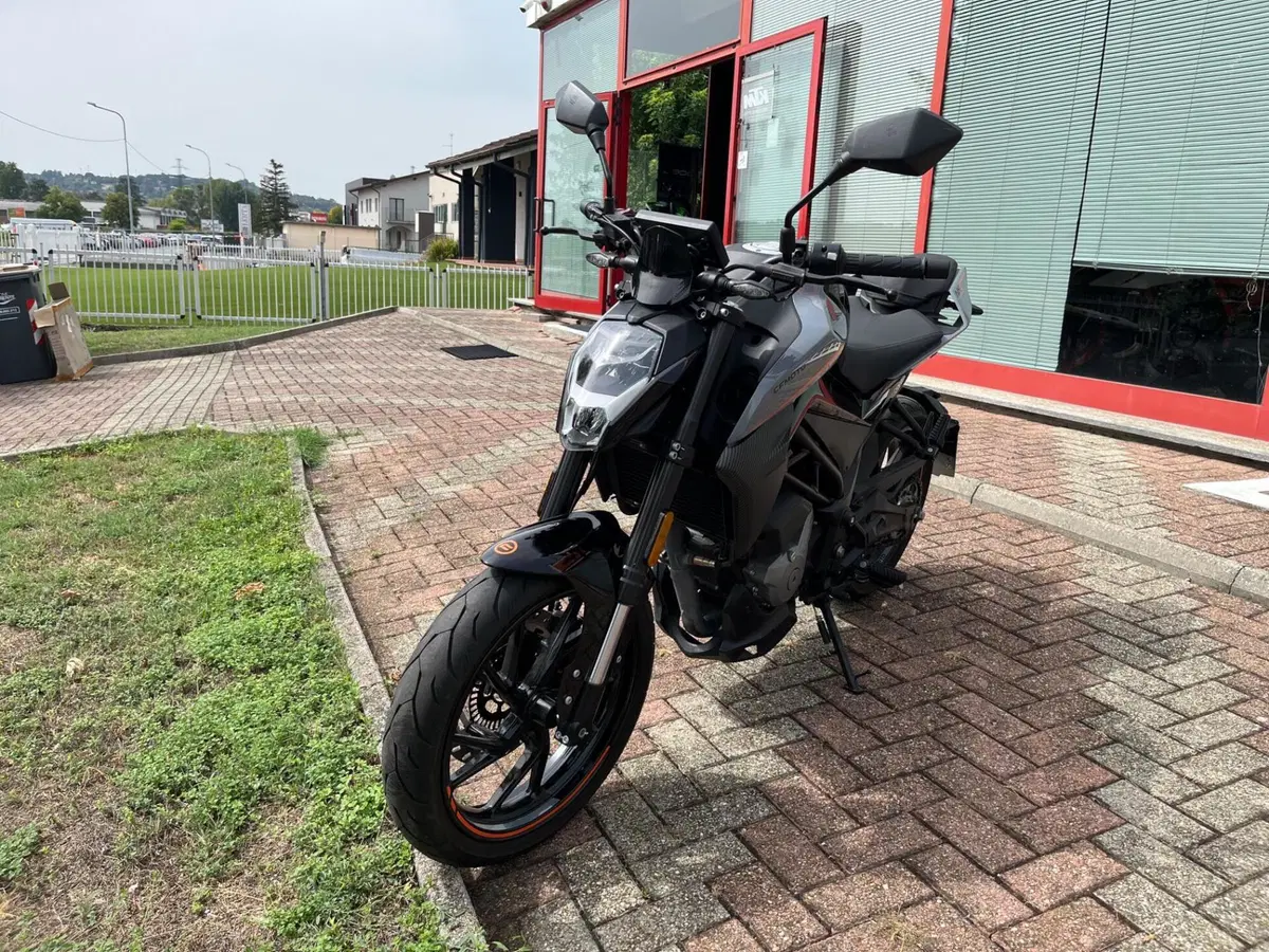 CFMOTO 300NK (2021 - 26) (5)