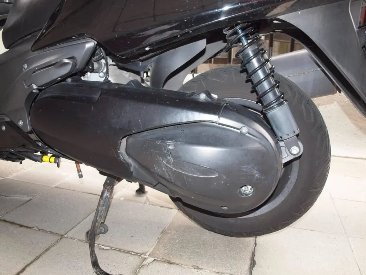 Honda Silver Wing 400 (2006 - 09) (2)