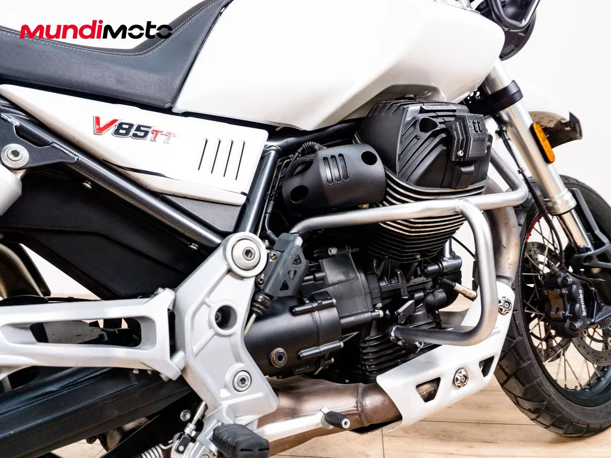 Moto Guzzi V85 TT Travel (2020) (4)