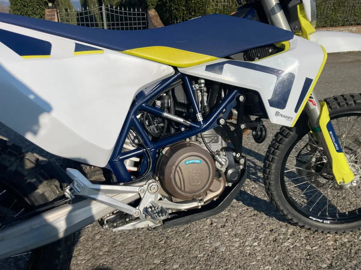 Husqvarna 701 Enduro (2021) (2)