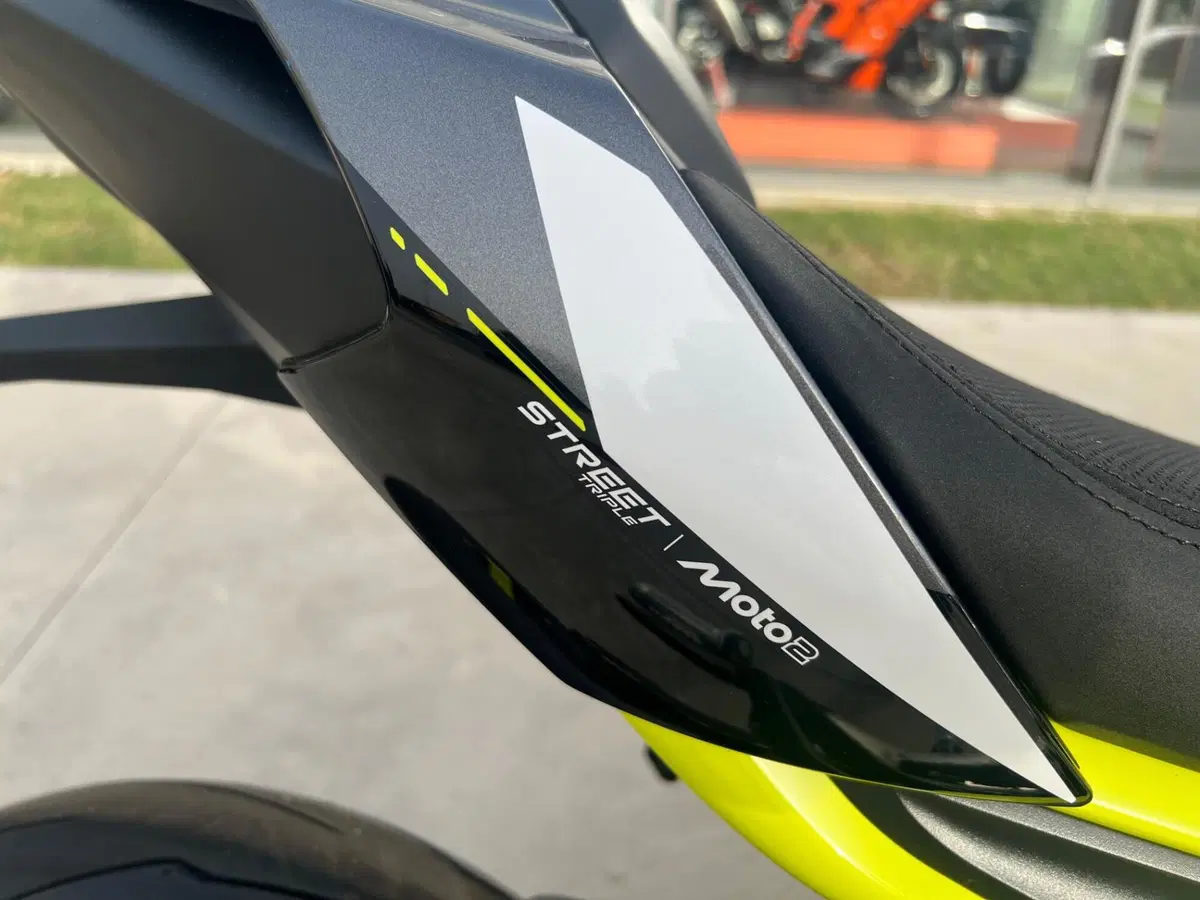Triumph Street Triple 765 Moto2 (2026) (4)