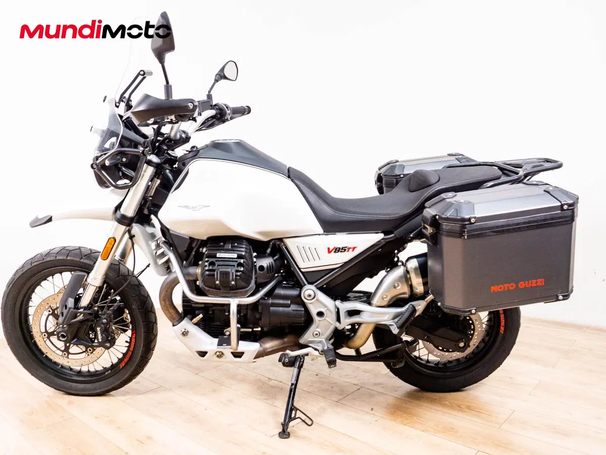 Moto Guzzi V85 TT Travel (2020) (6)