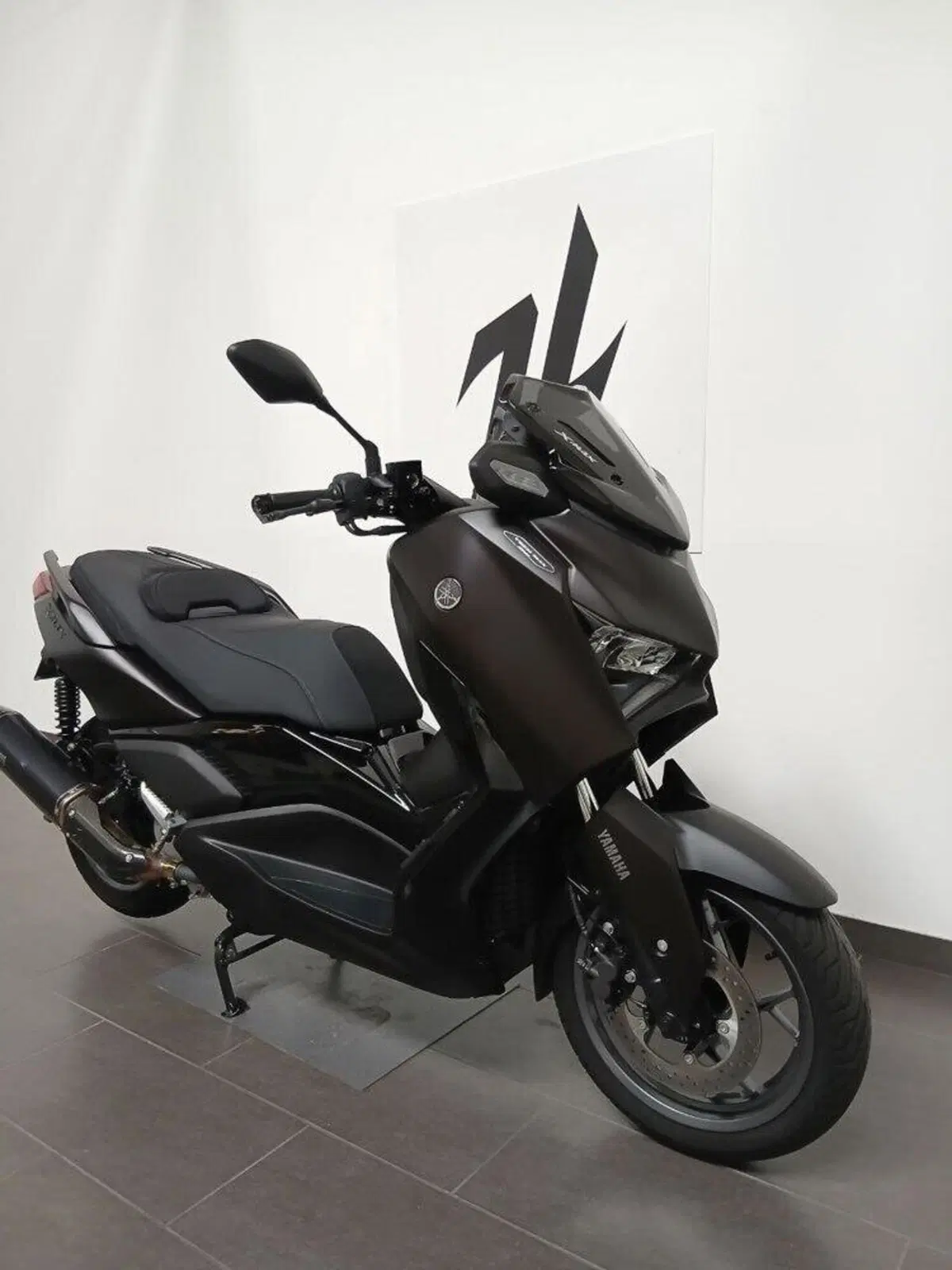 Yamaha X-Max 300 Tech Max (2025 - 26) (3)