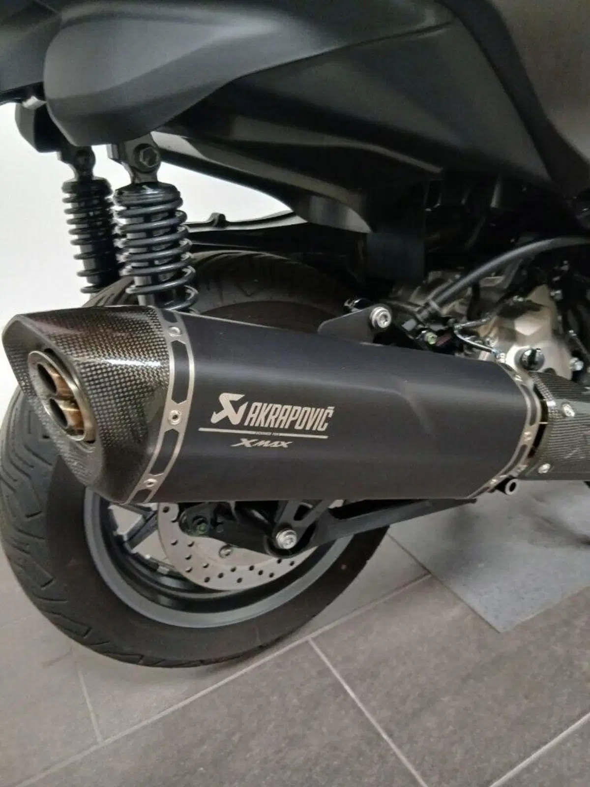 Yamaha X-Max 300 Tech Max (2025 - 26) (4)