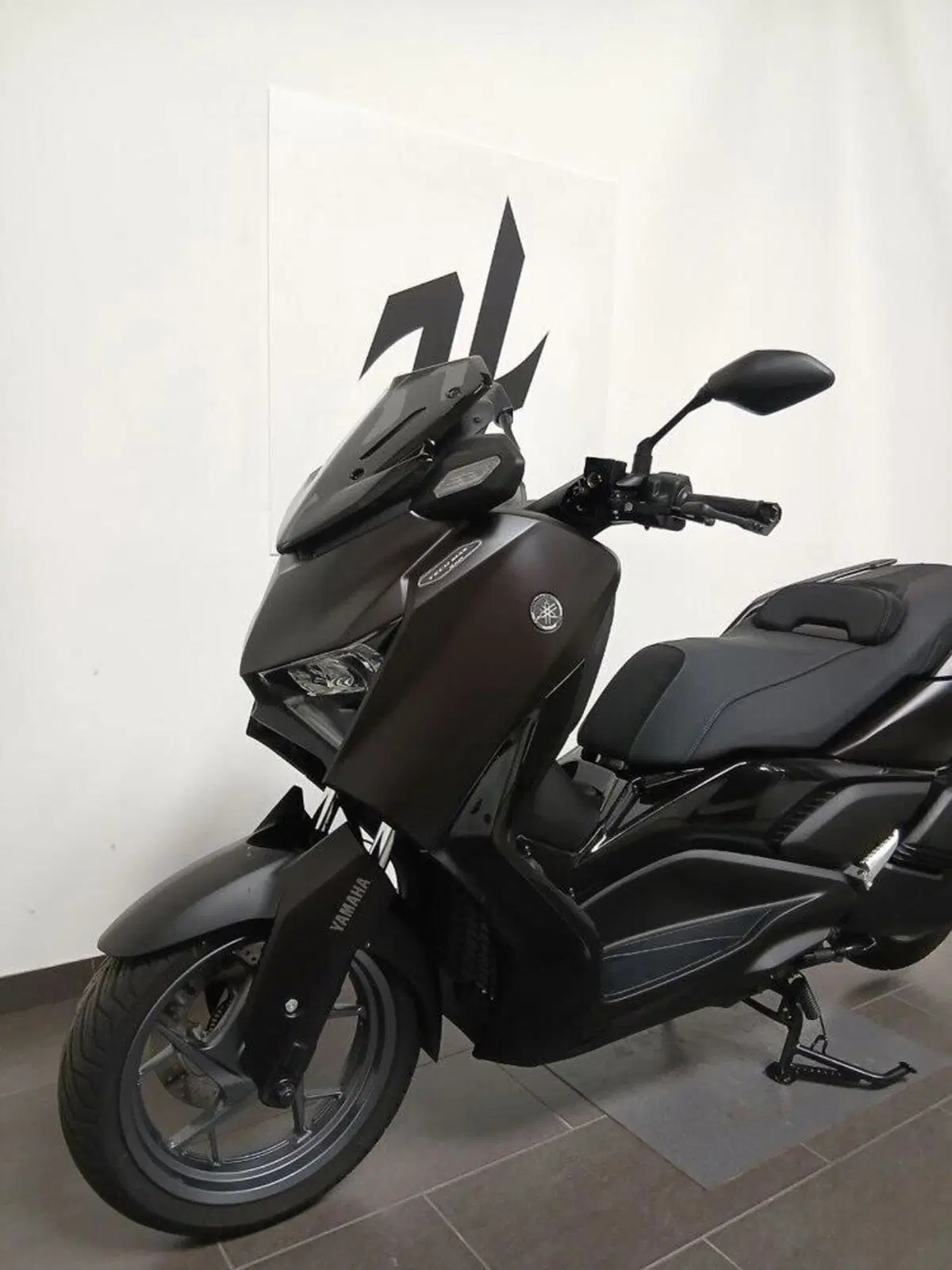 Yamaha X-Max 300 Tech Max (2025 - 26) (6)