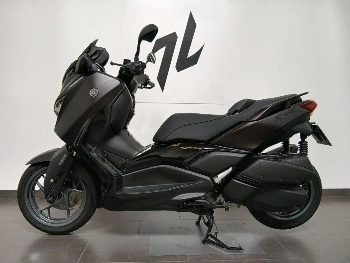 Yamaha X-Max 300 Tech Max (2025 - 26) (7)