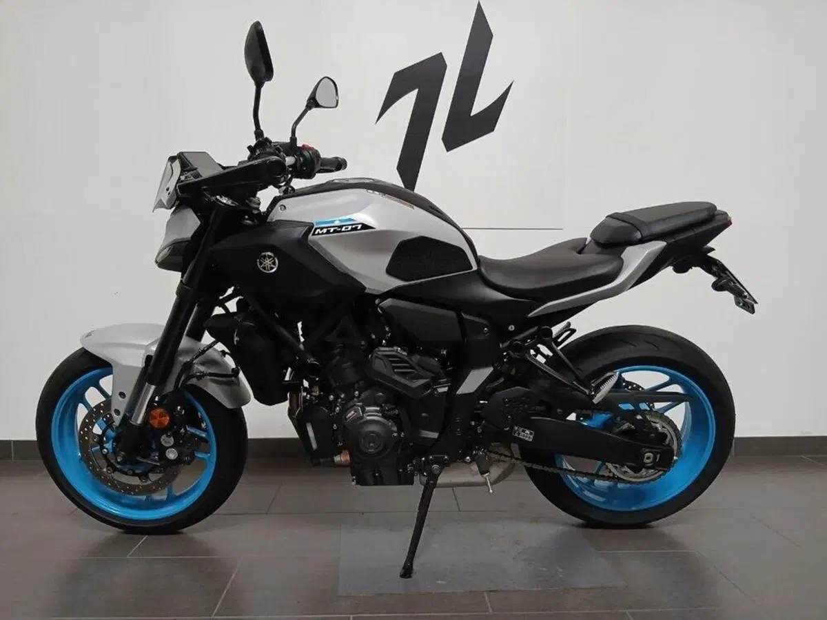 Yamaha MT-07 Y-AMT (2025 - 26) (8)