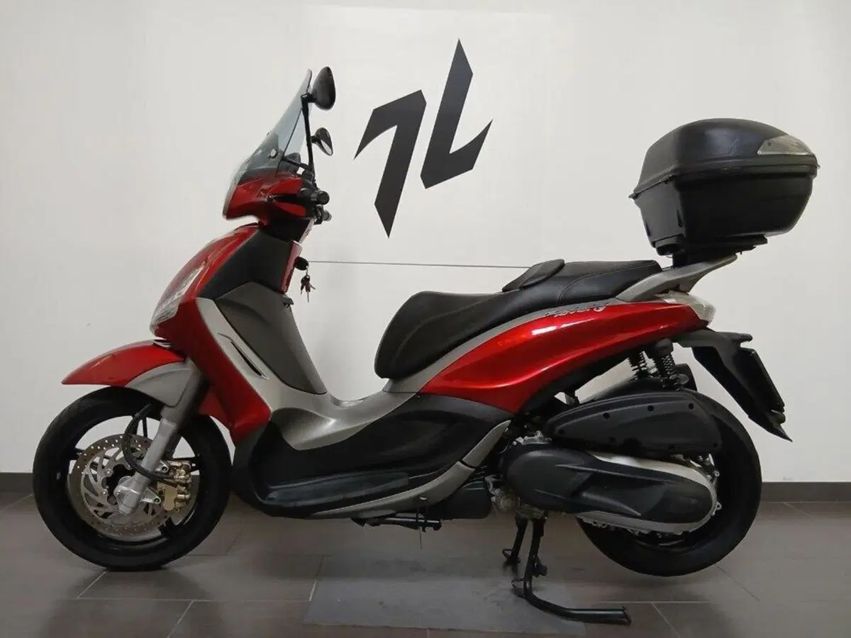 Piaggio Beverly 350 SportTouring ie (2011 - 15)