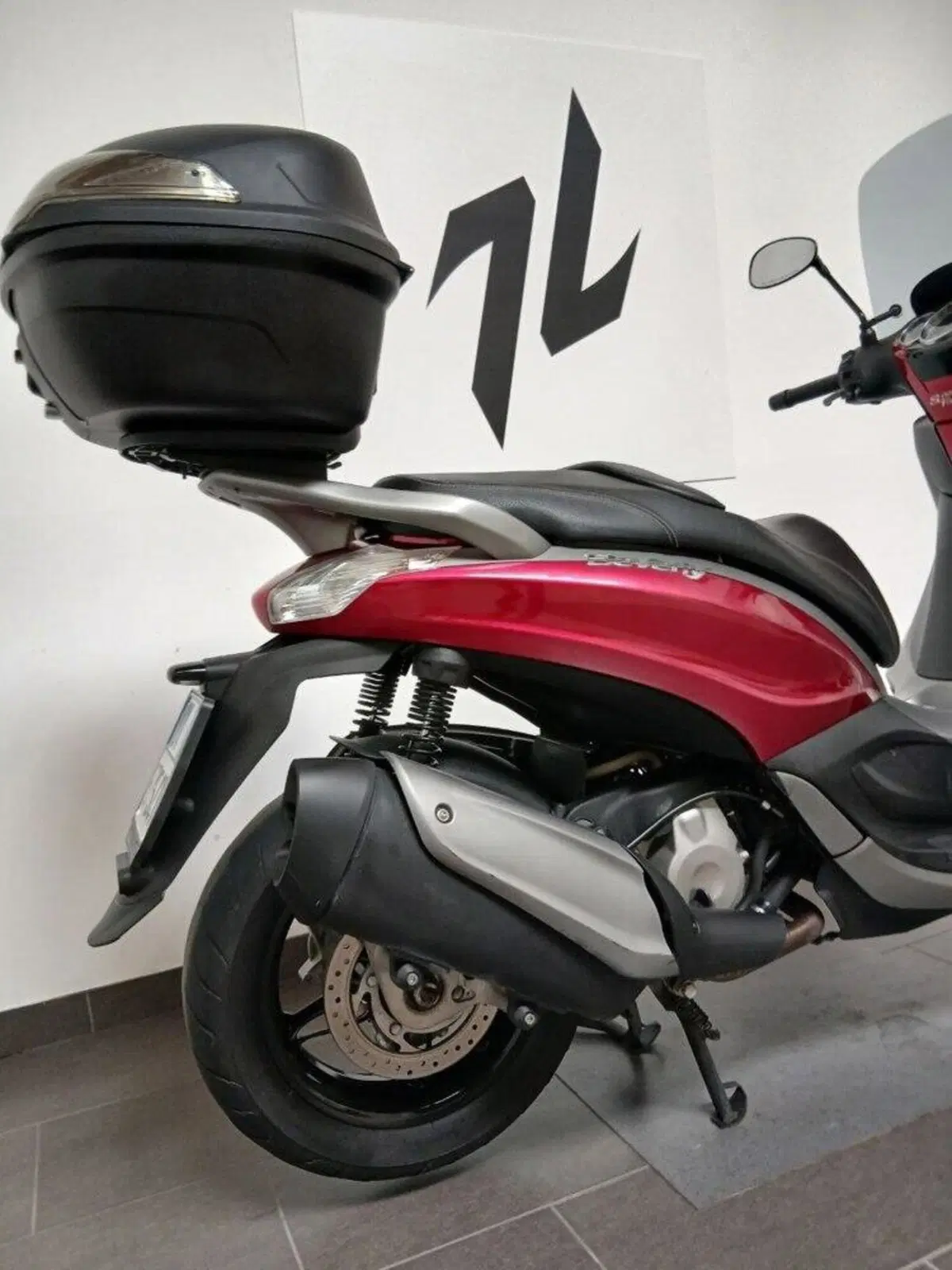 Piaggio Beverly 350 SportTouring ie (2011 - 15) (3)