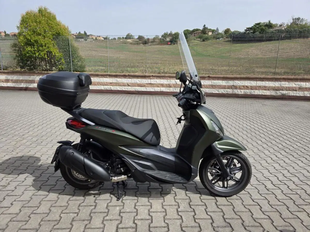 Piaggio Beverly 300 S ABS-ASR (2021 - 25) (4)
