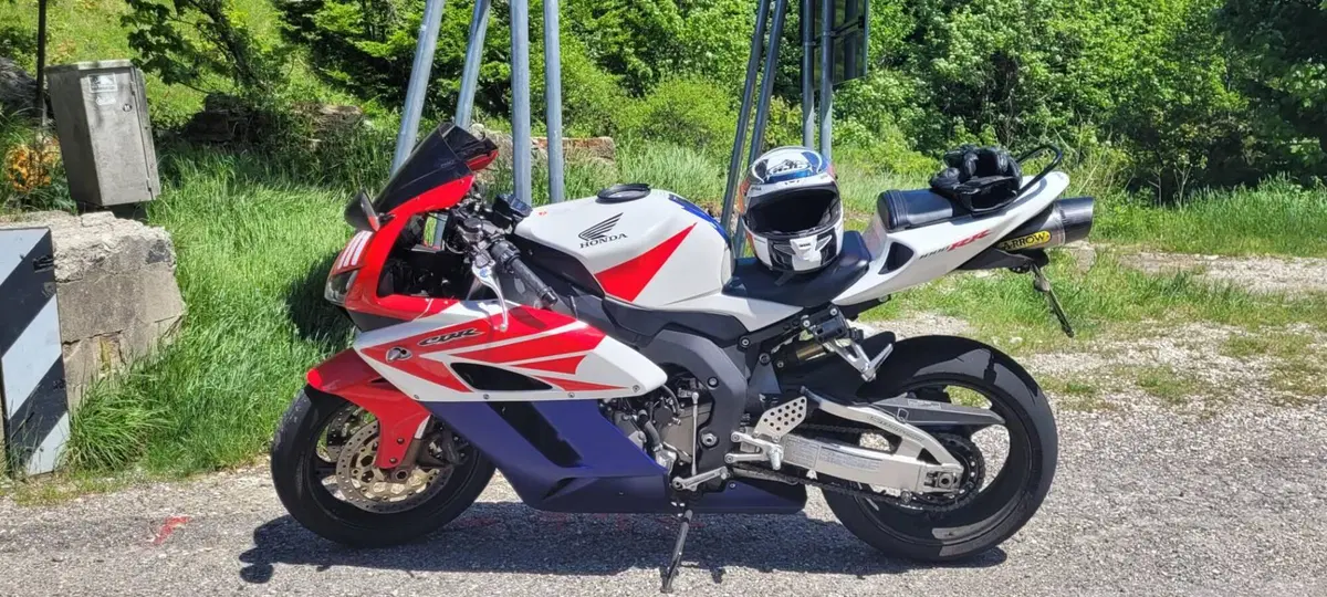Honda CBR 1000 RR Fireblade (2004 - 05)