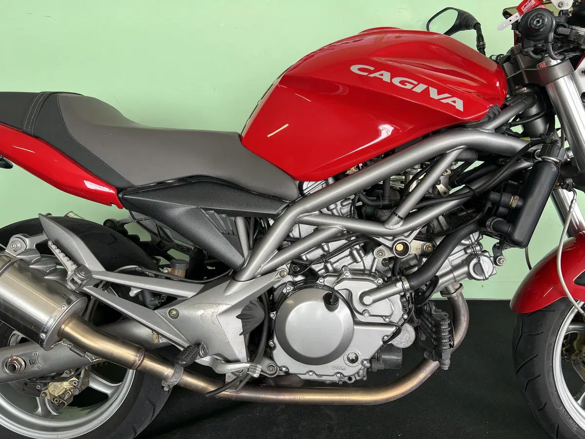 Cagiva Raptor 650 (2005 - 07) (10)