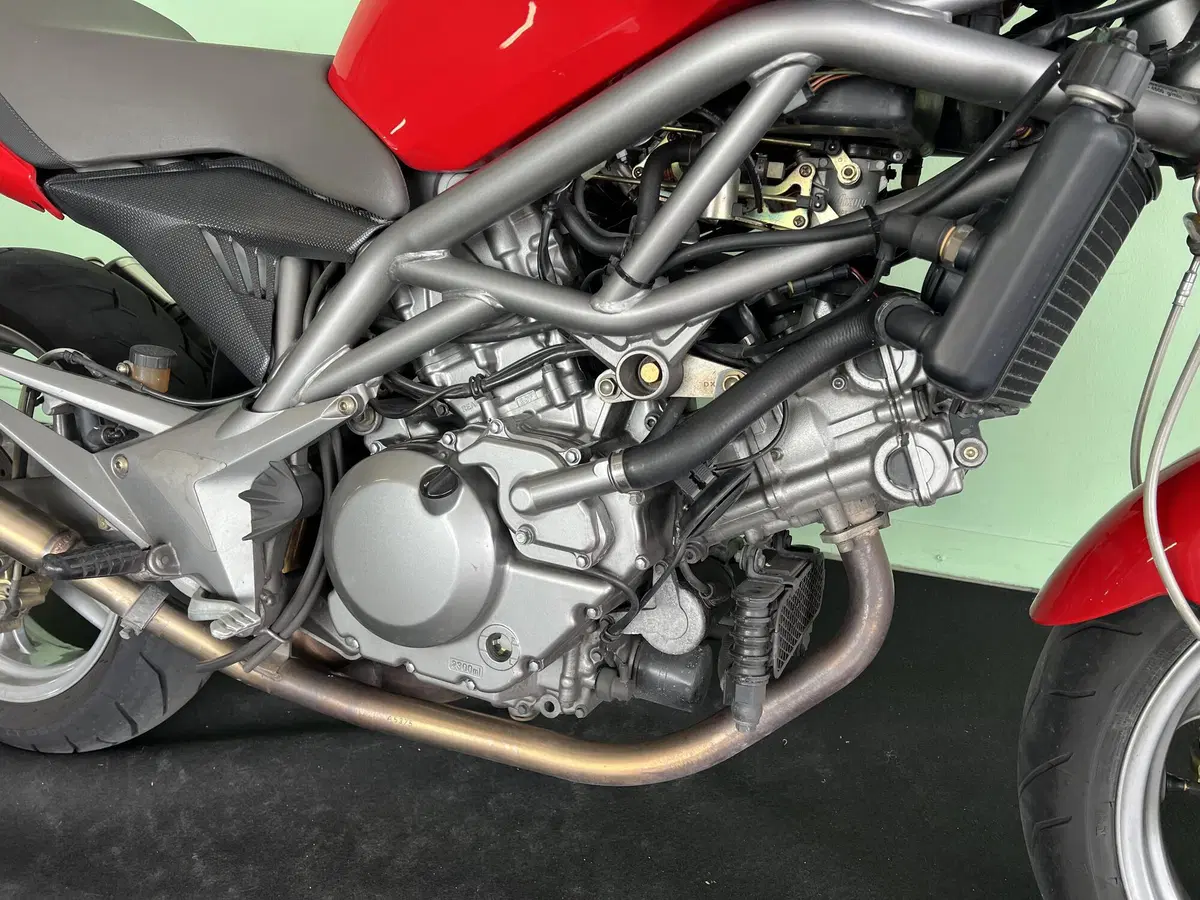 Cagiva Raptor 650 (2005 - 07) (11)