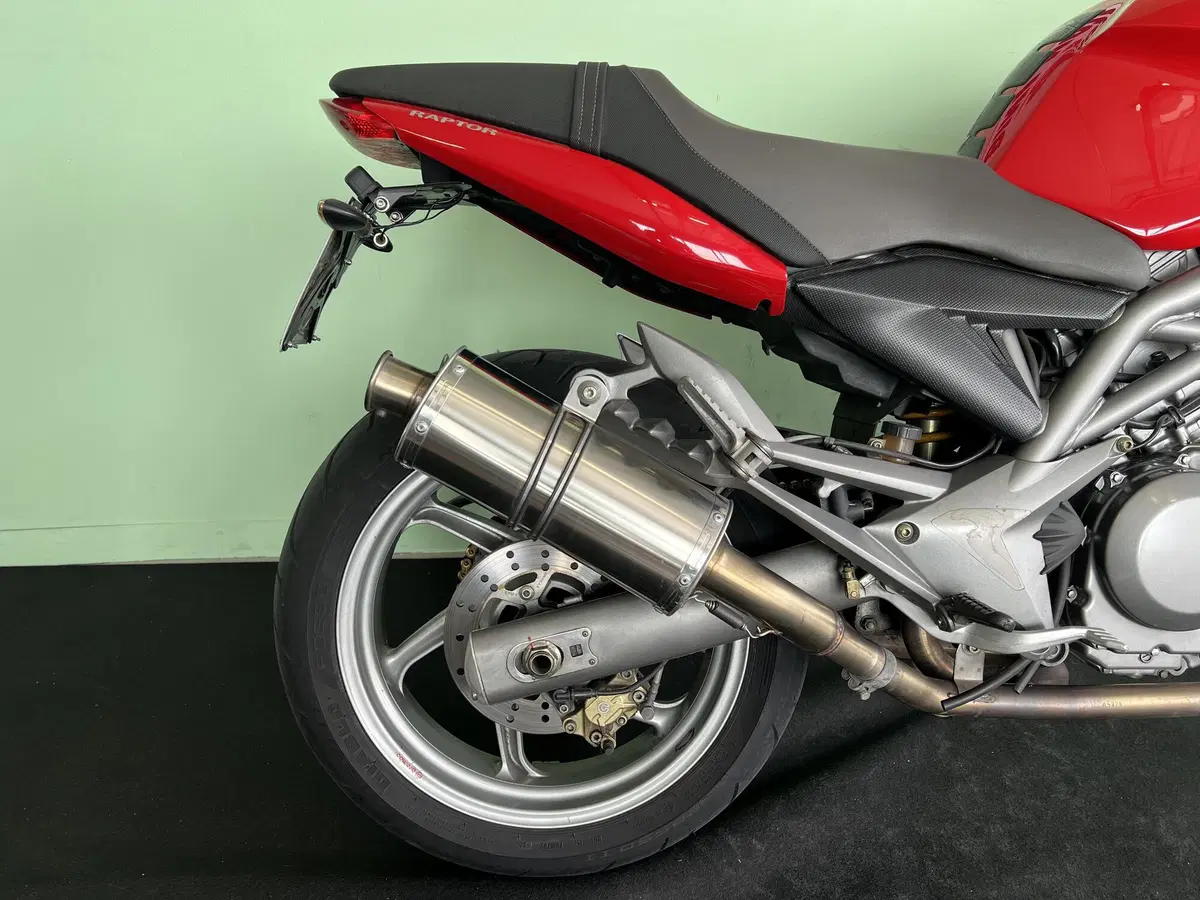 Cagiva Raptor 650 (2005 - 07) (12)