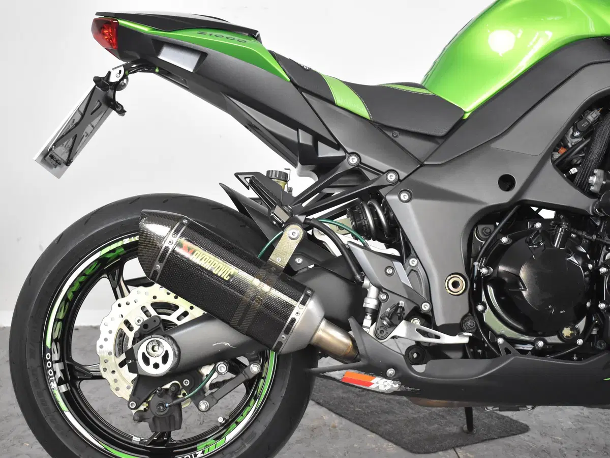 Kawasaki Z 1000 (2010 - 13) (10)