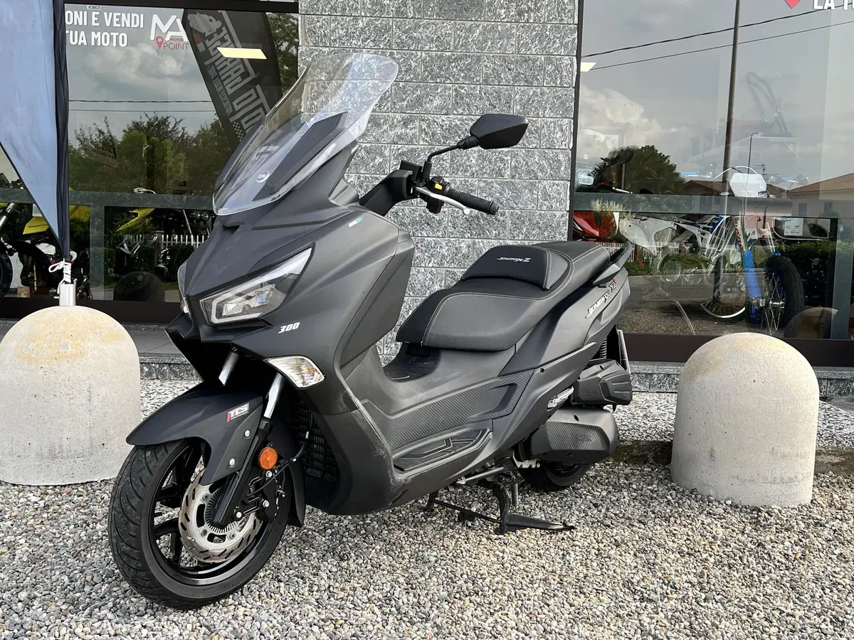 Sym Joymax 300 Z+ (2021 - 24) (3)