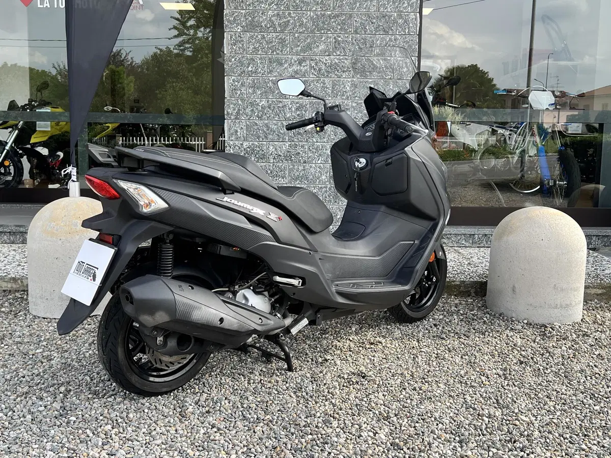 Sym Joymax 300 Z+ (2021 - 24) (6)