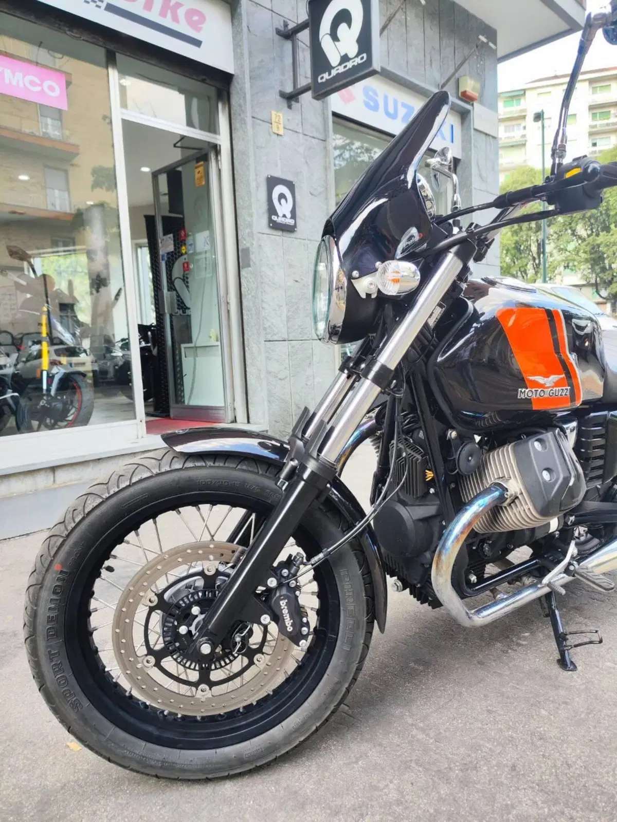 Moto Guzzi V7 II Special (2015 - 17) (3)