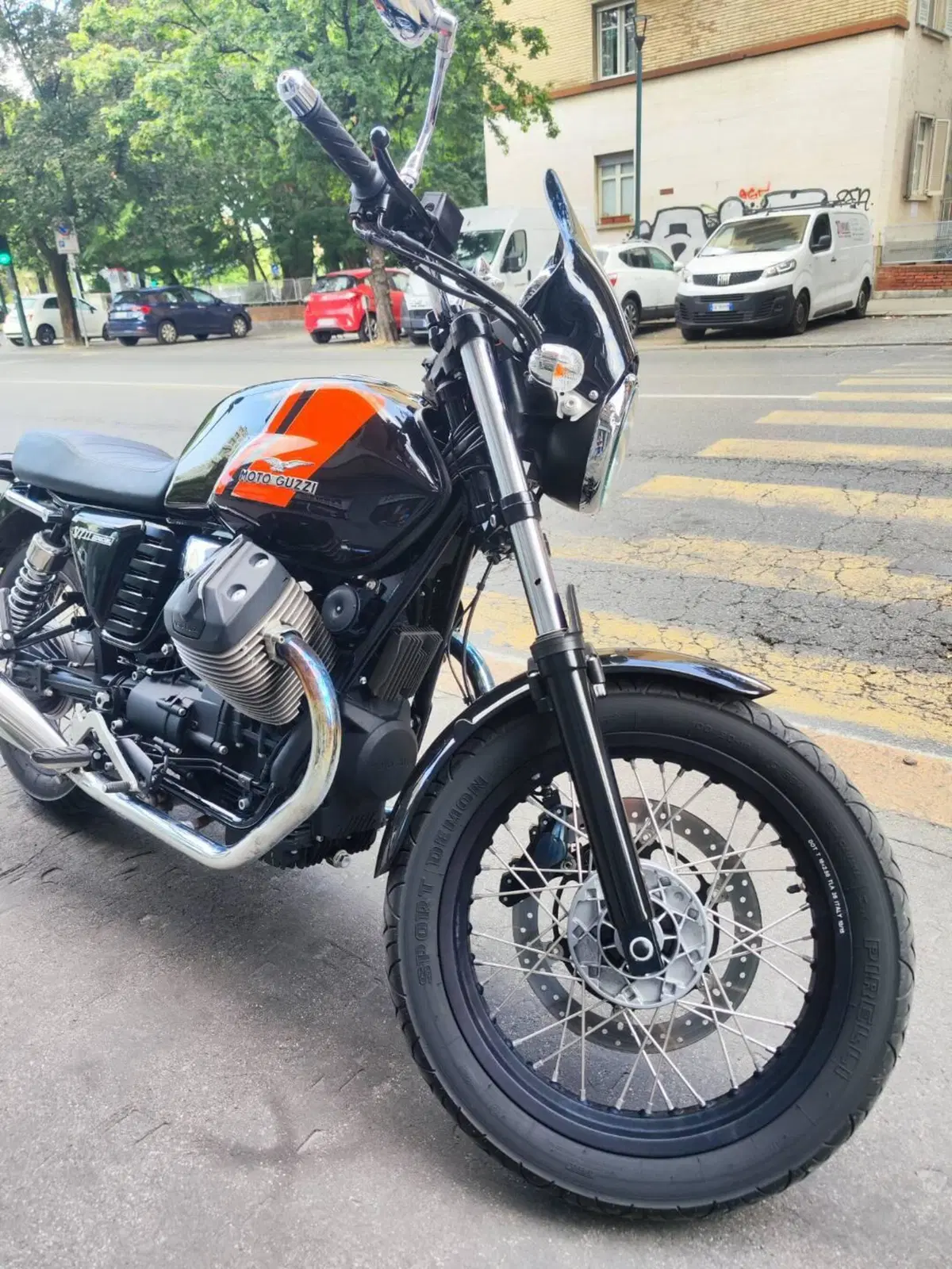 Moto Guzzi V7 II Special (2015 - 17) (9)