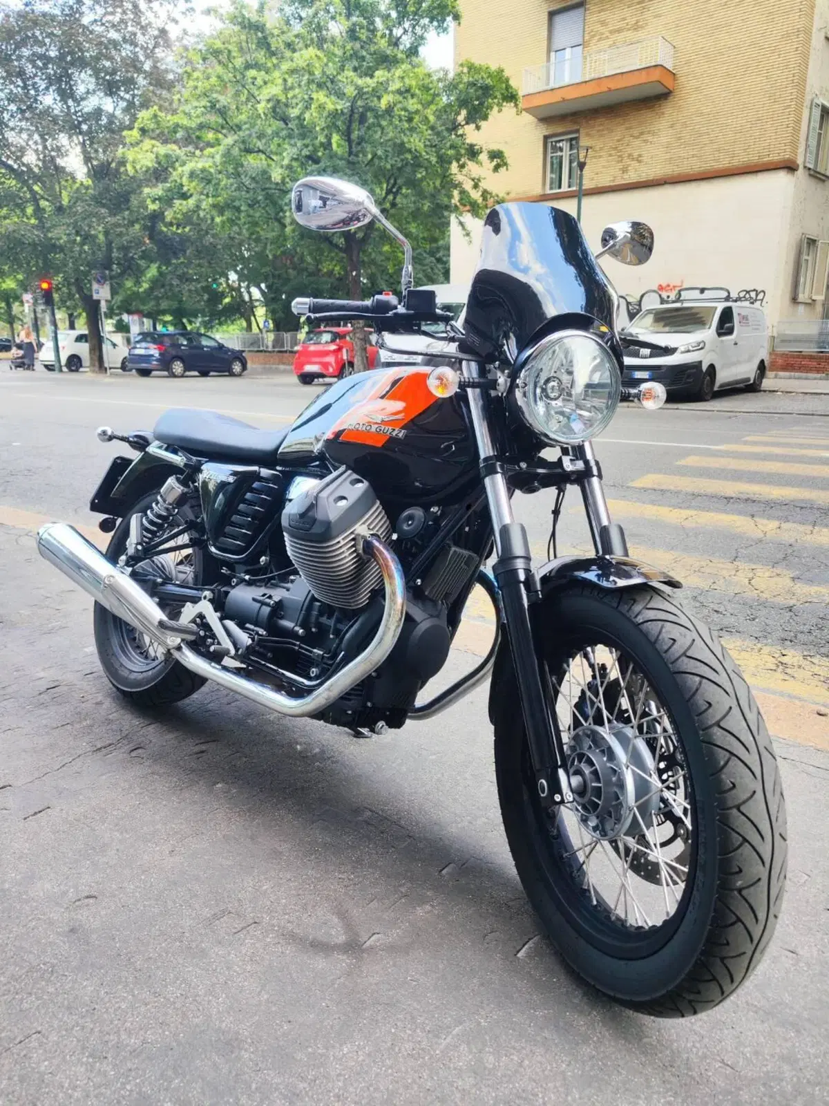 Moto Guzzi V7 II Special (2015 - 17) (8)